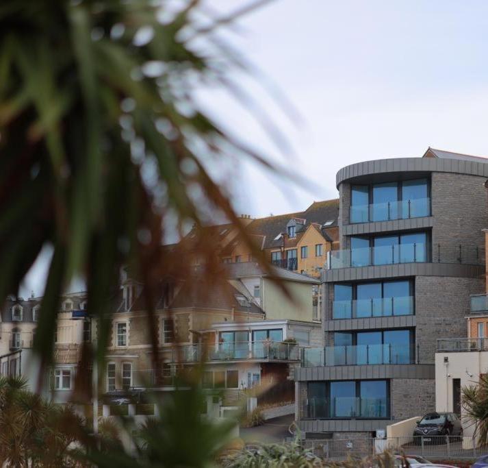 4 The View Apartments Ilfracombe - Seafront, Parking, Lift, Ev Esterno foto