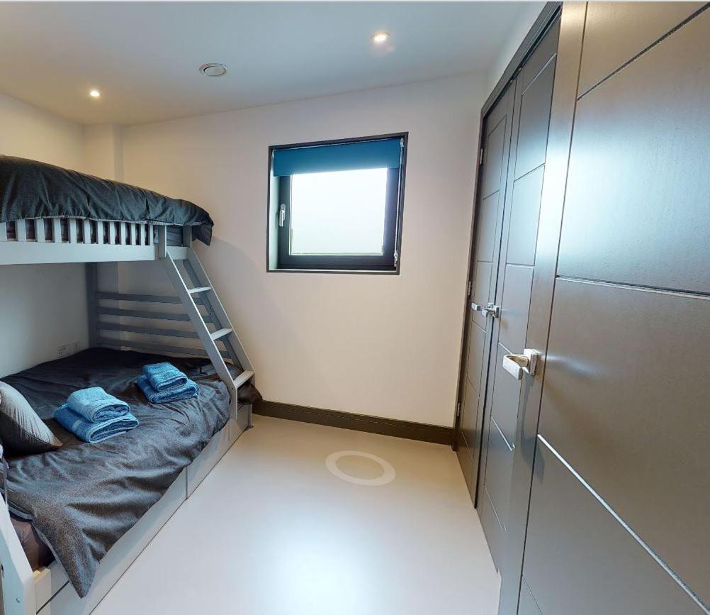 4 The View Apartments Ilfracombe - Seafront, Parking, Lift, Ev Esterno foto